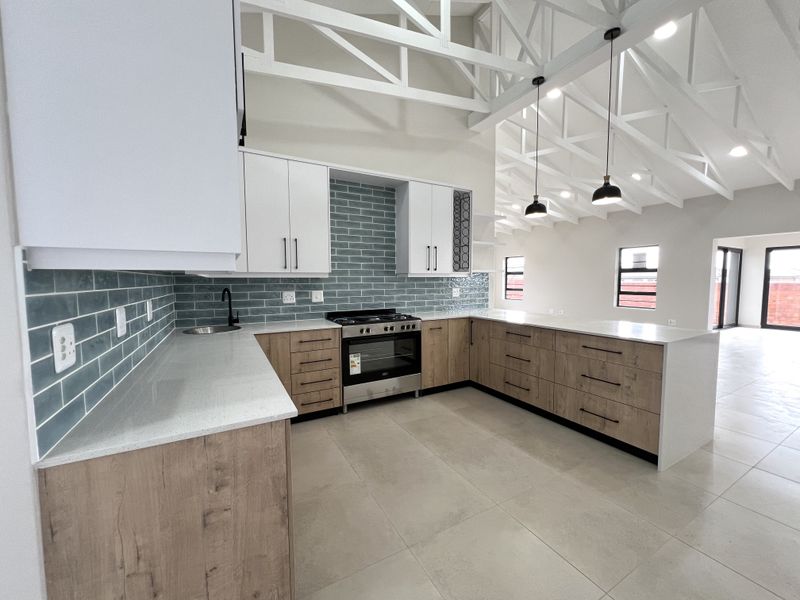 Brand New release in Fountains Estate - Photo 2