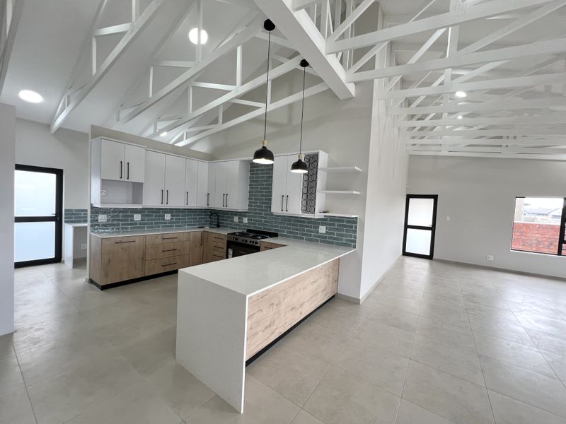 Brand New release in Fountains Estate - Photo 3