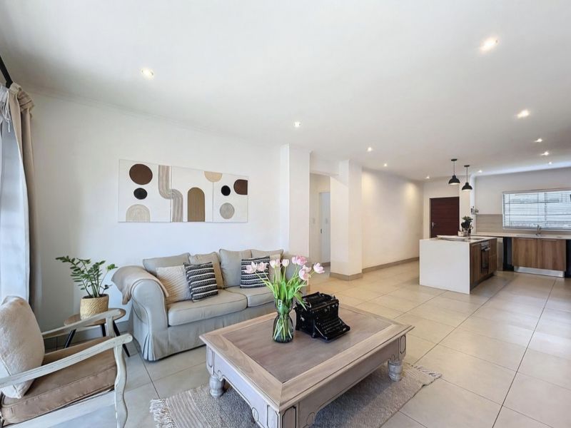 Elegant Three-Bedroom Simplex for Sale in Olive Wood Village South Estate - Photo 7