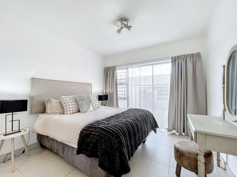 Elegant Three-Bedroom Simplex for Sale in Olive Wood Village South Estate - Photo 9
