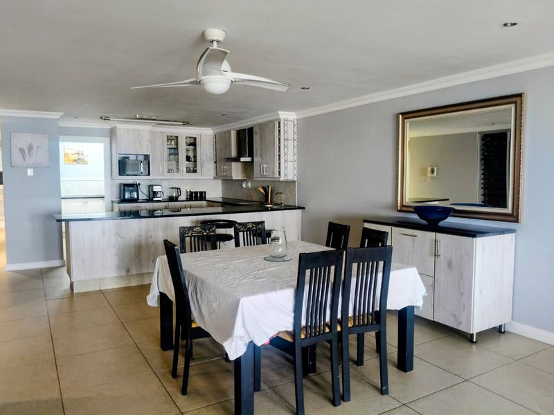 Beachfront Luxury Living on Jeffreys Bay’s Main Beach - Photo 4