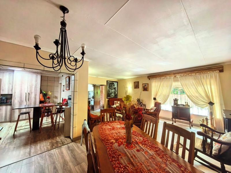 Modern family house for sale in Vaalpark with lots of extras - Photo 8