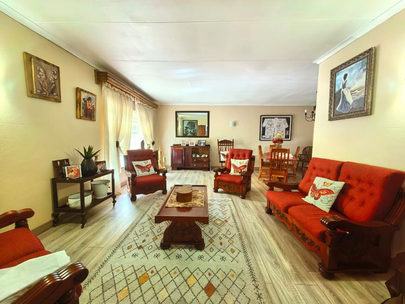 Modern family house for sale in Vaalpark with lots of extras - Photo 6