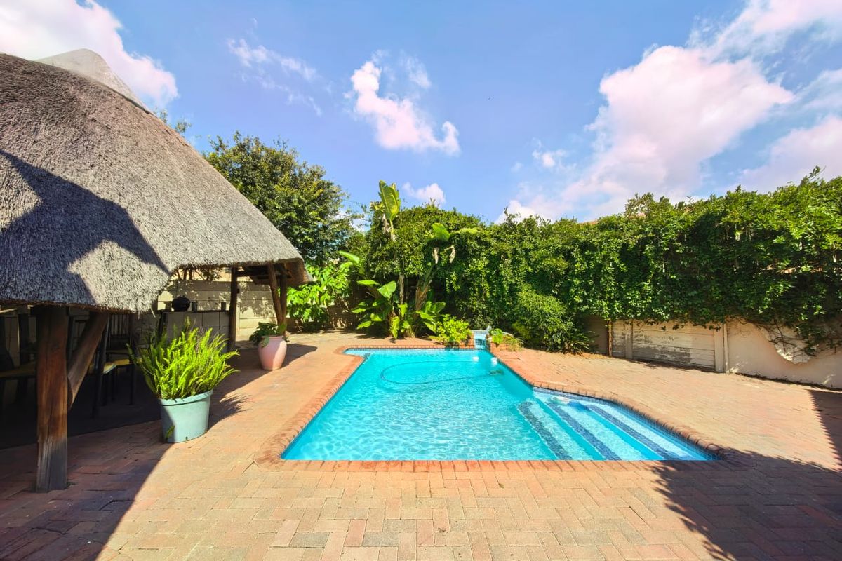 Modern family house for sale in Vaalpark with lots of extras - Photo 4