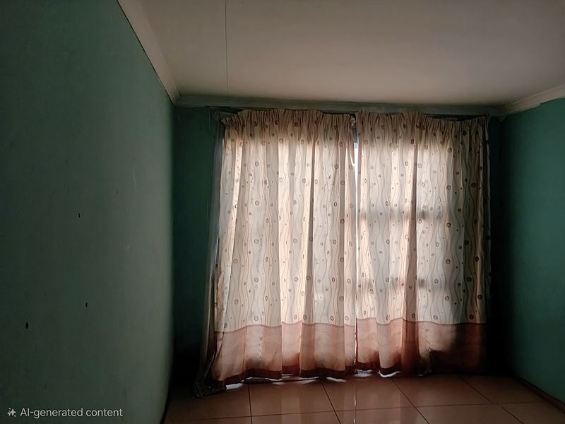 Prime Opportunity: 3-Bedroom Residence with Expansive Grounds - Photo 5