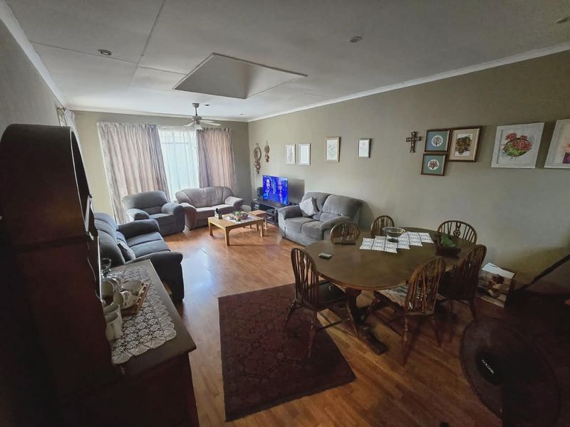 Charming 3-Bedroom Townhouse in Secure Complex – Three Rivers Proper. - Photo 7