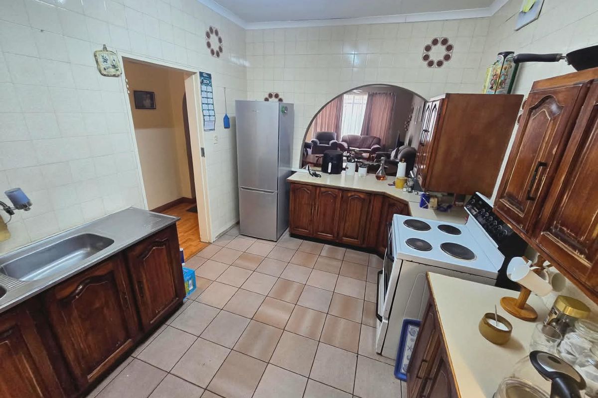 Charming 3-Bedroom Townhouse in Secure Complex – Three Rivers Proper. - Photo 4