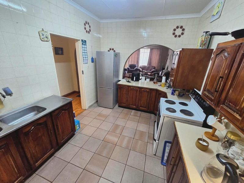 Charming 3-Bedroom Townhouse in Secure Complex – Three Rivers Proper. - Photo 4