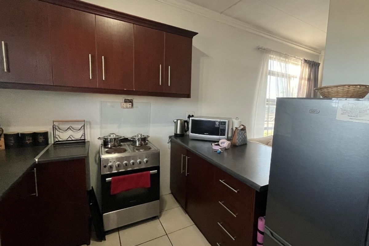 1-Bedroom Apartment with Exceptional Value - Photo 3