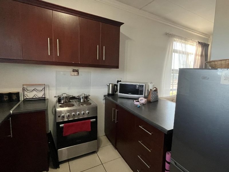 1-Bedroom Apartment with Exceptional Value - Photo 3