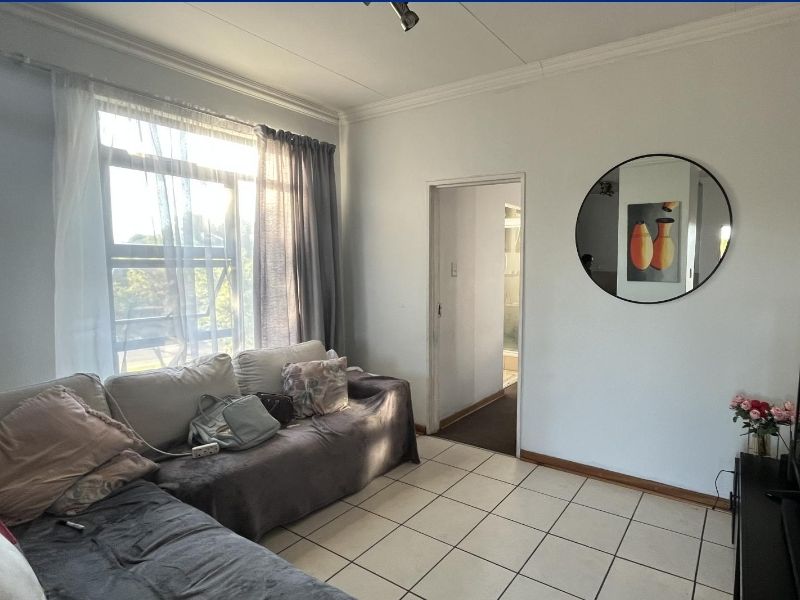 1-Bedroom Apartment with Exceptional Value - Photo 4