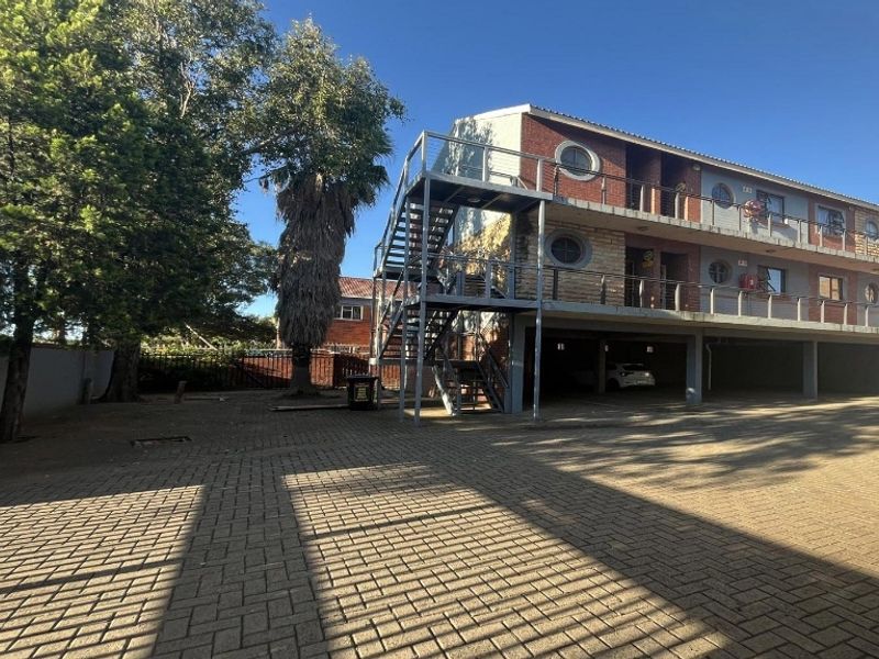 1-Bedroom Apartment with Exceptional Value - Photo 10