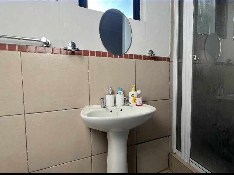 1-Bedroom Apartment with Exceptional Value - Photo 9