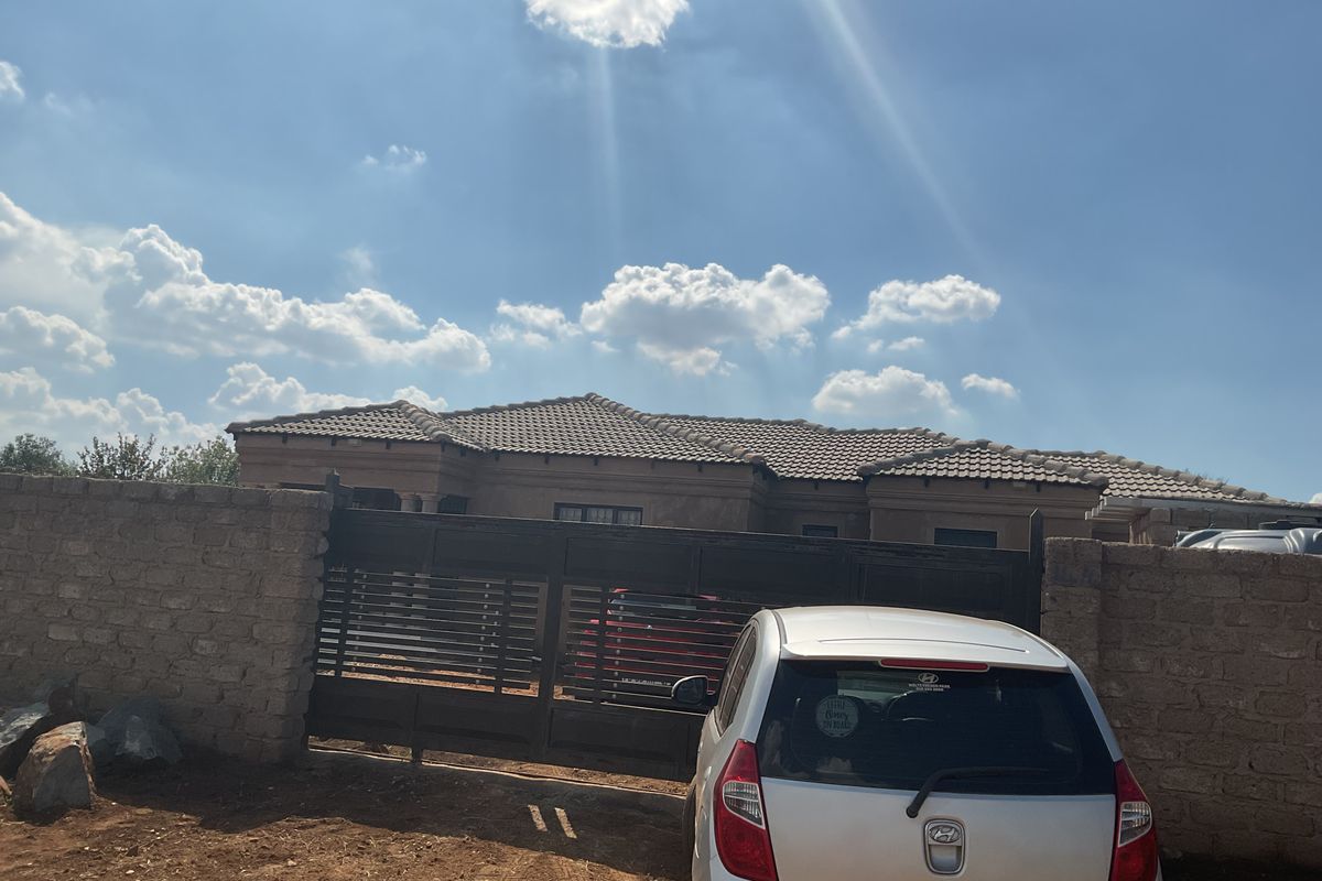 Freestanding For Sale In Soshanguve - Photo 2