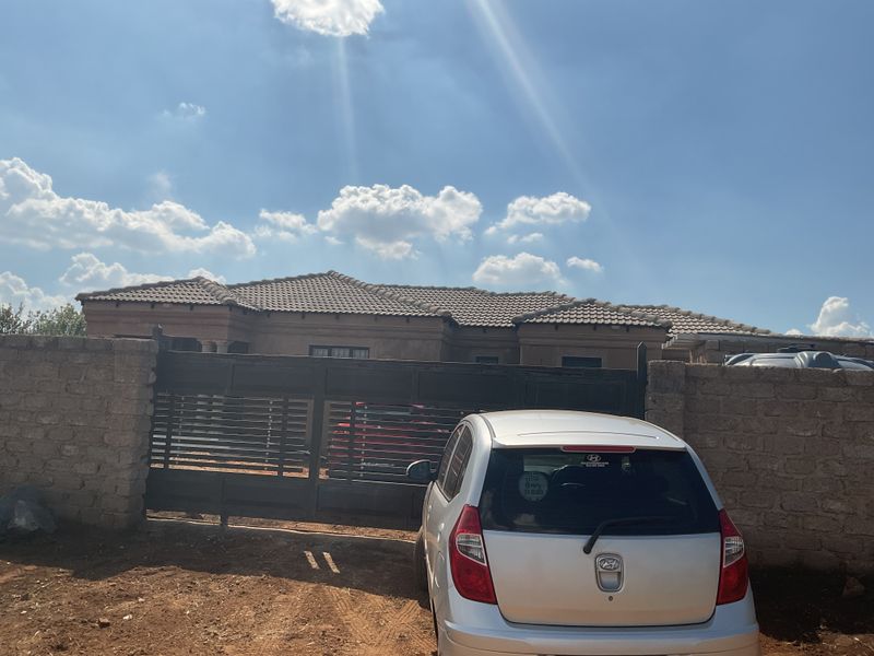 Freestanding For Sale In Soshanguve - Photo 3