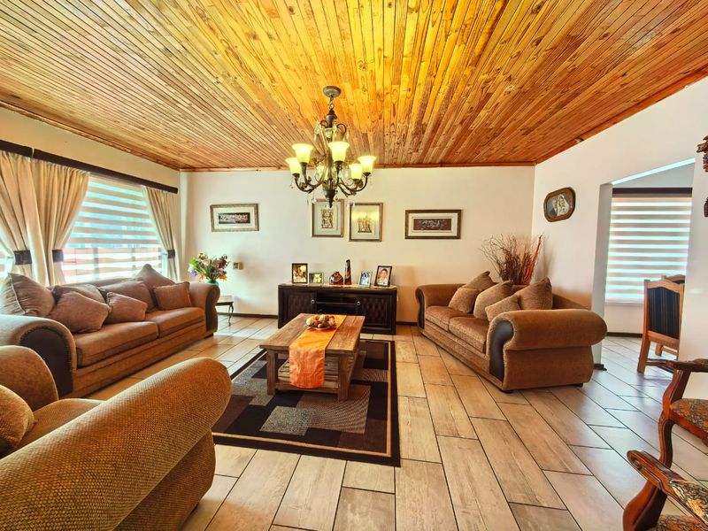 Beautiful all-in-one family house for sale in a prime area in Vaalpark - Photo 10