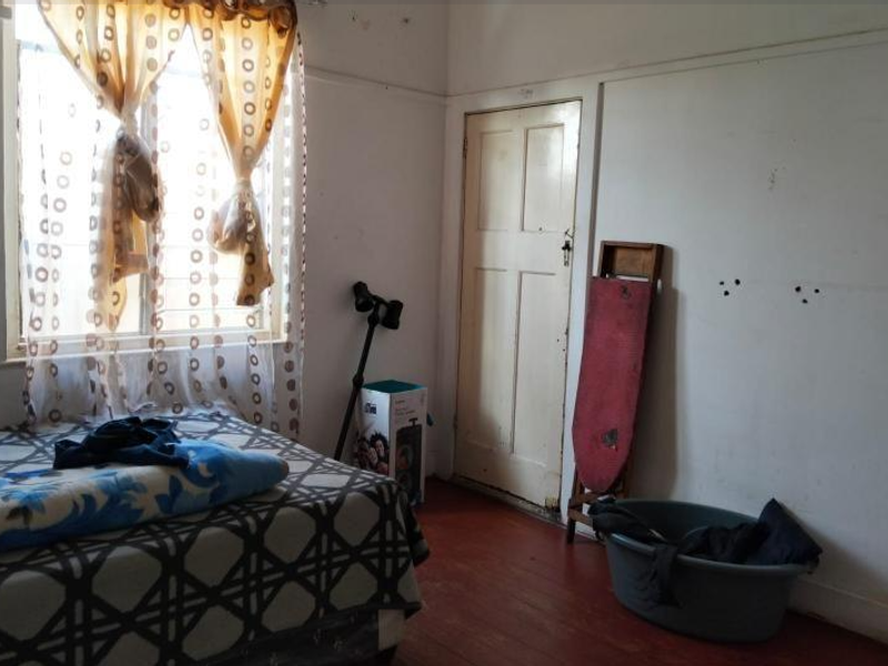 3-Bedroom Family Home with Income-Generating Cottages in Kenilworth - Photo 7