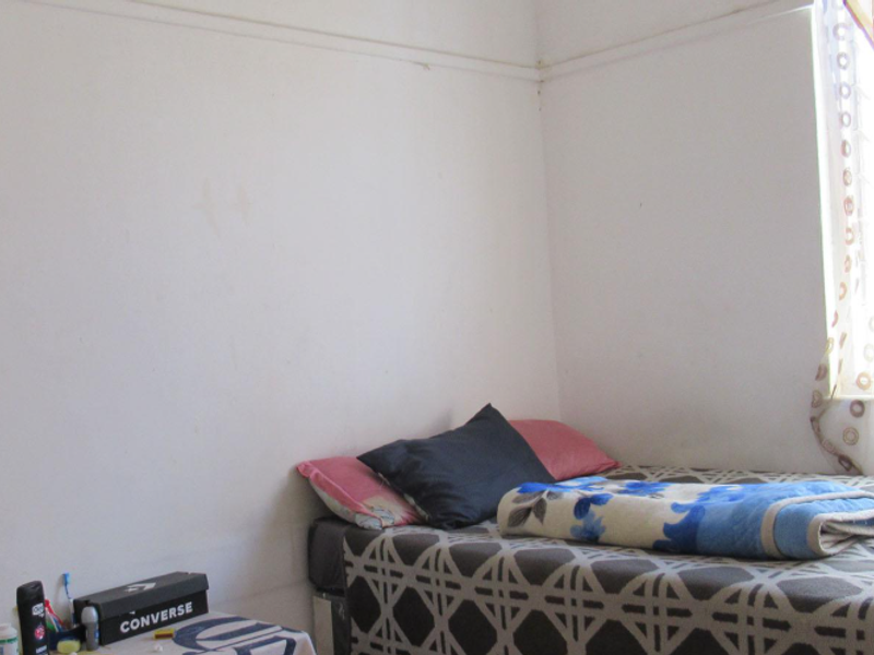 3-Bedroom Family Home with Income-Generating Cottages in Kenilworth - Photo 6