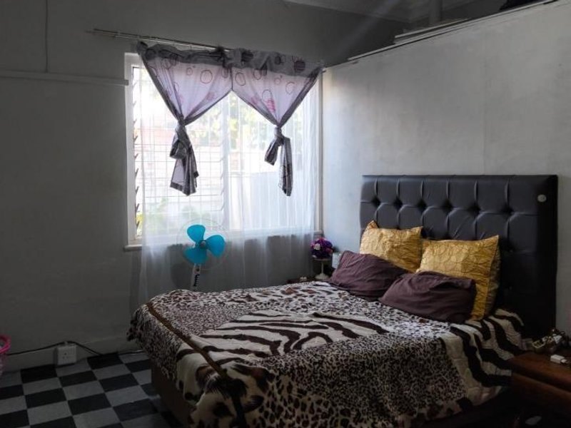 3-Bedroom Family Home with Income-Generating Cottages in Kenilworth - Photo 5