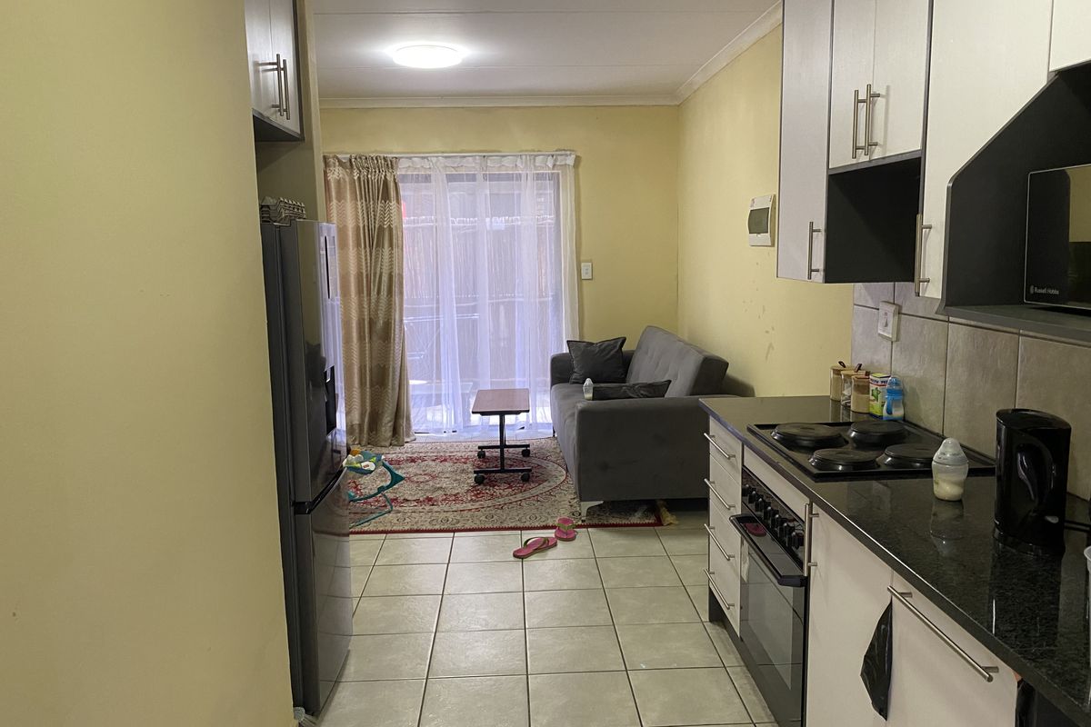 2 Bedroom Apartment in Rynfield Benoni - Photo 3