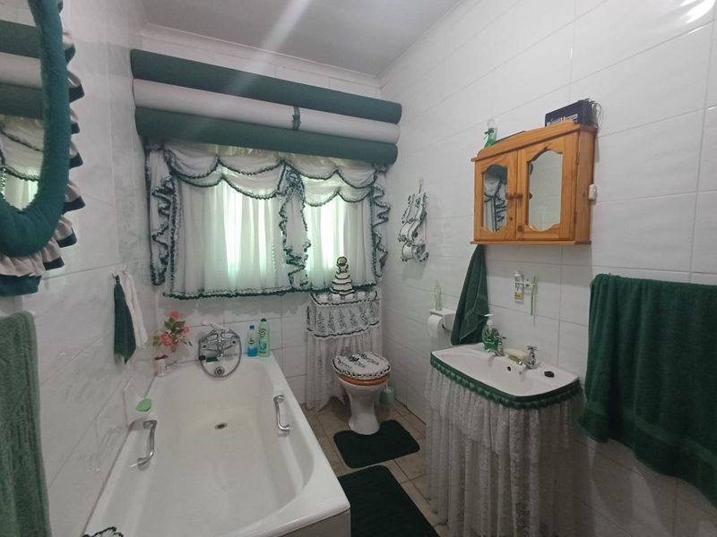 Big Plot For Sale For Extended Family Or For An Investment At Its BEST At An UNBELIEVABLE PRICE - Photo 10