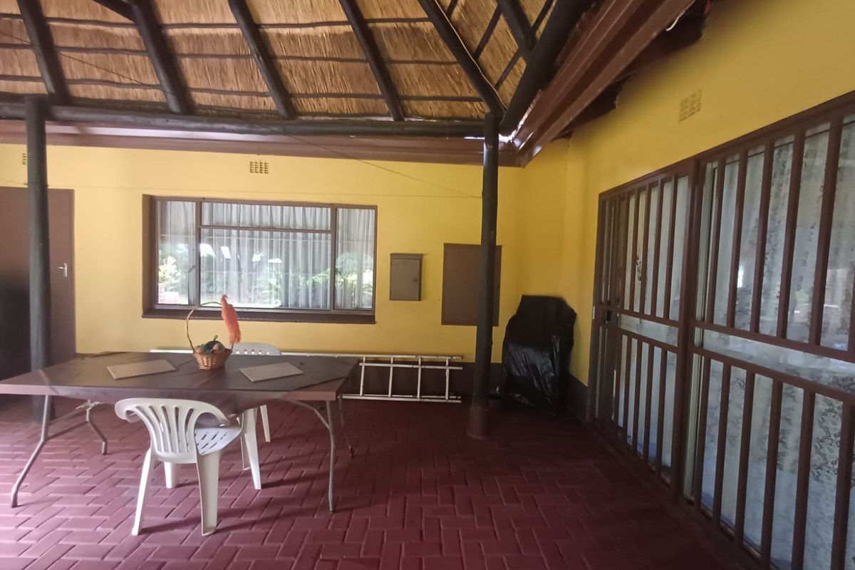 Big Plot For Sale For Extended Family Or For An Investment At Its BEST At An UNBELIEVABLE PRICE - Photo 3