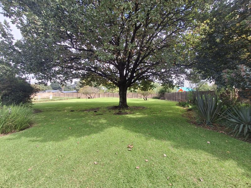 This property offers the best of both worlds. - Photo 9