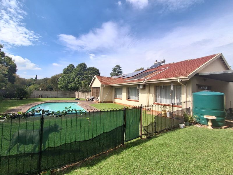 This property offers the best of both worlds. - Photo 8