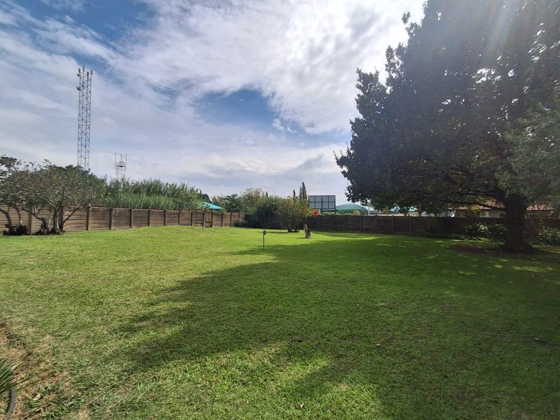 This property offers the best of both worlds. - Photo 2