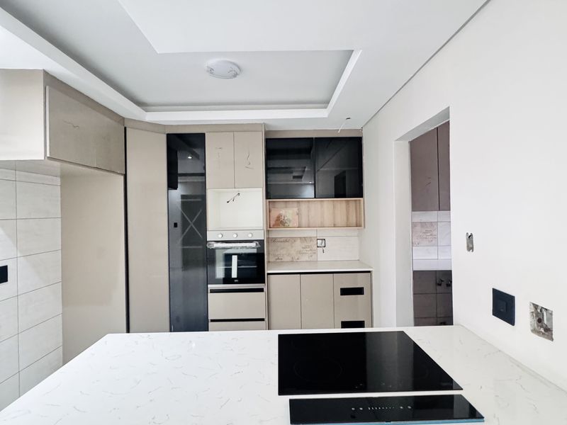 A Rare Gem in Aerorand – Brand-New 4 Bedroom Luxury Home - Photo 4