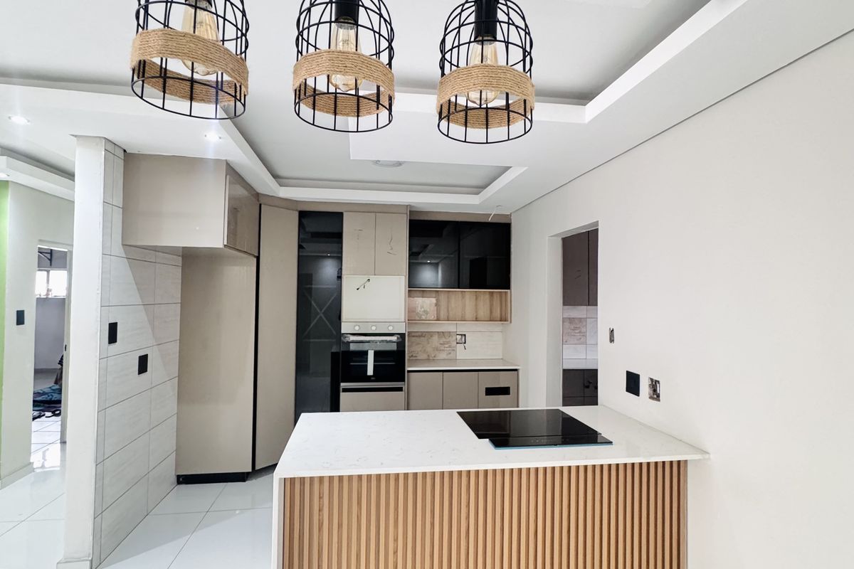 A Rare Gem in Aerorand – Brand-New 4 Bedroom Luxury Home - Photo 2