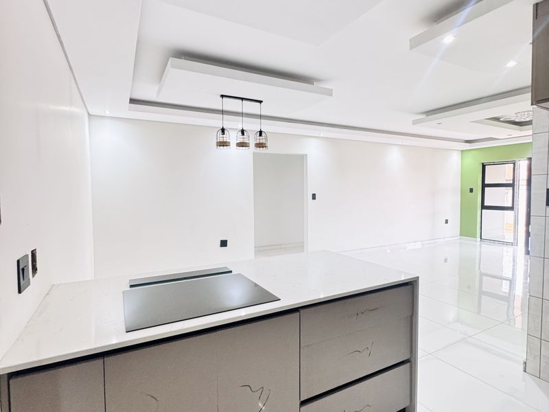 A Rare Gem in Aerorand – Brand-New 4 Bedroom Luxury Home - Photo 8