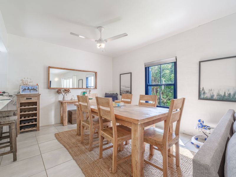 Prime Kamari Townhouse – Sea Views & Poolside Living - Photo 7