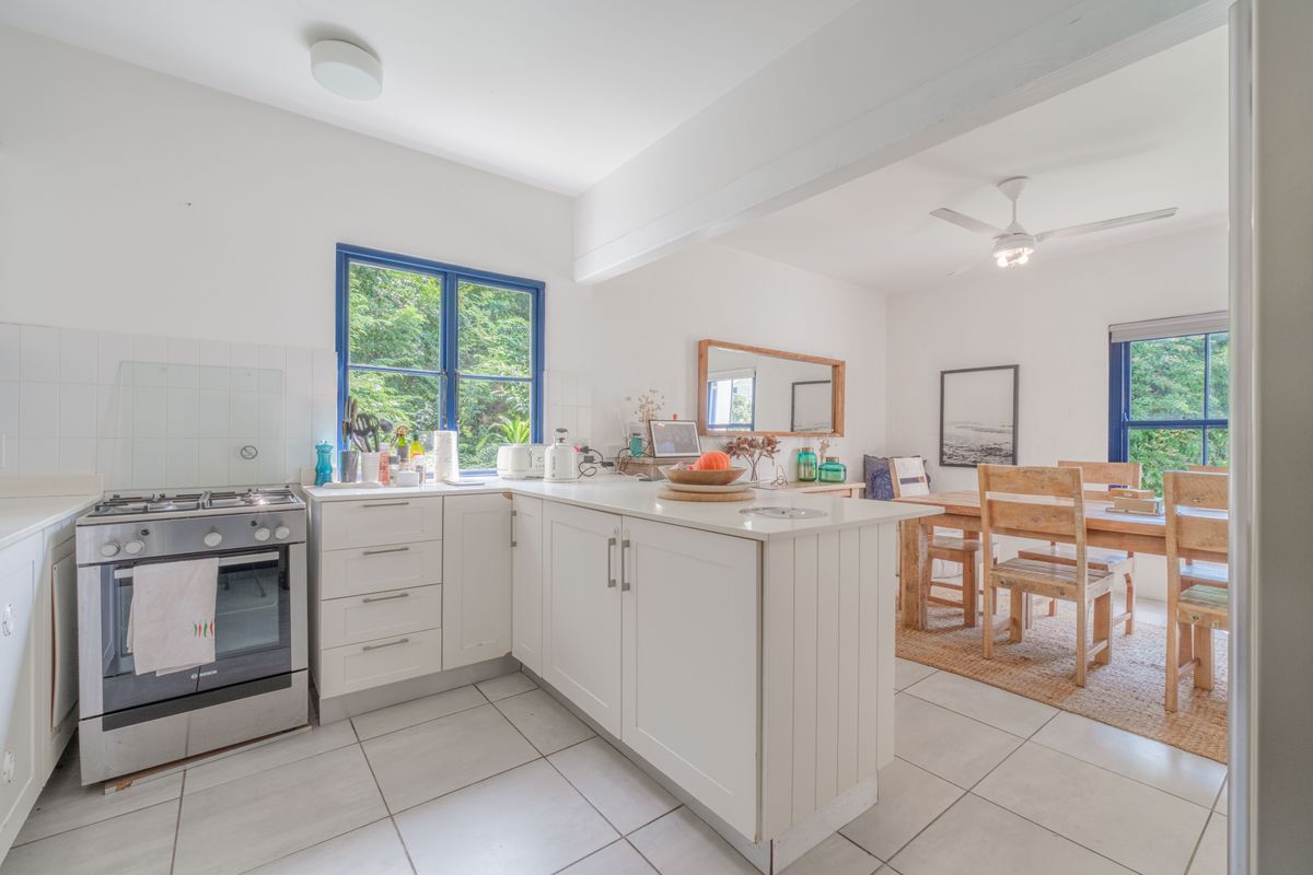 Prime Kamari Townhouse – Sea Views & Poolside Living - Photo 4