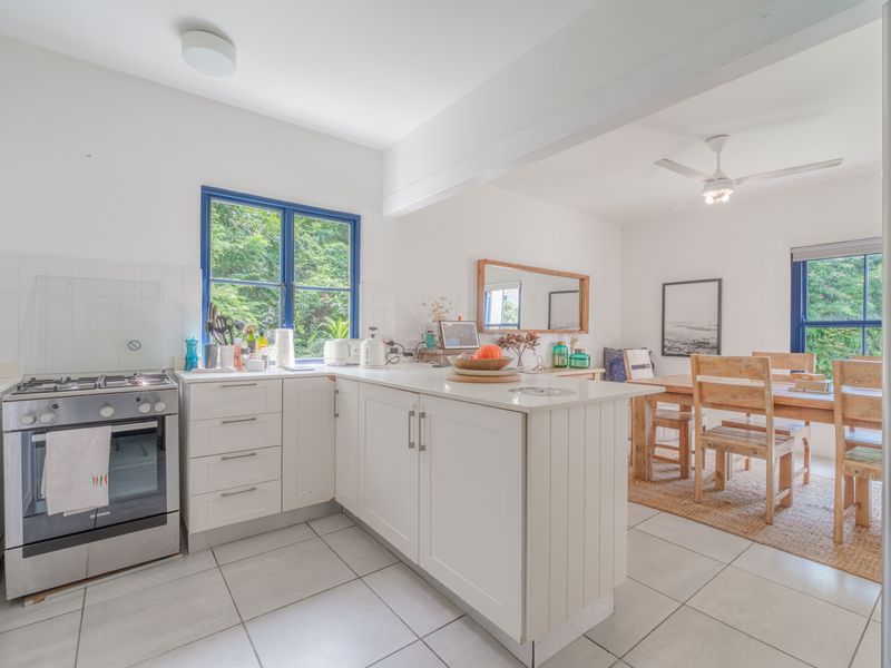 Prime Kamari Townhouse – Sea Views & Poolside Living - Photo 4