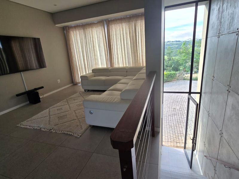 Modern 3-Bedroom Freestanding Townhouse in Secure Palm Lakes Estate - Photo 3