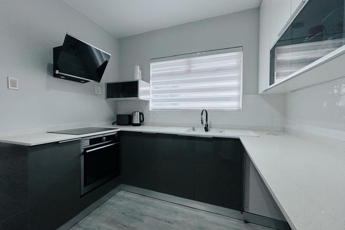 Kensington Building Apartment – Morningside - Photo 3