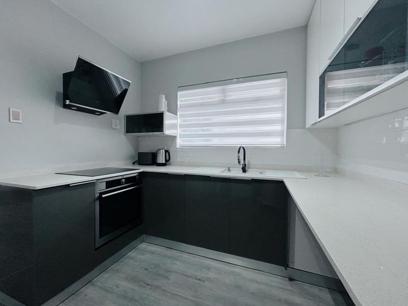 Kensington Building Apartment – Morningside - Photo 3