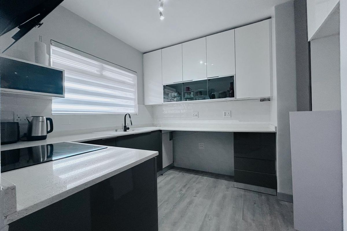 Kensington Building Apartment – Morningside - Photo 2