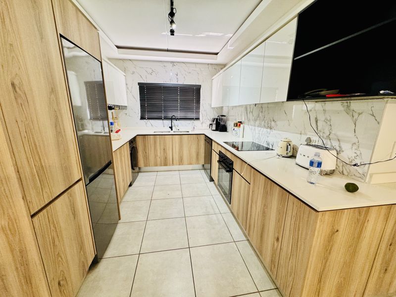 Modern 3-Bedroom Ground Floor Apartment in Munyaka Lifestyle Estate, Waterfall City, Midrand - Photo 3