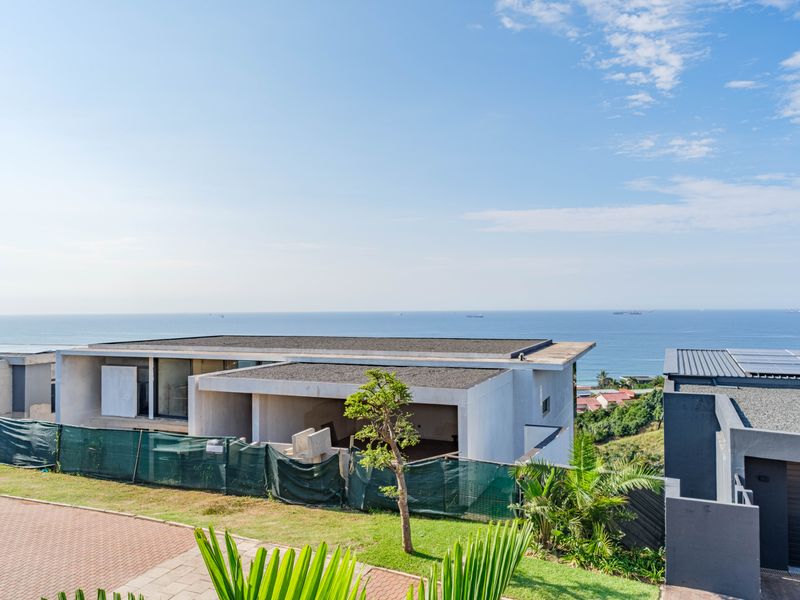 Frontline Coastal Luxury in Prestigious Gold Coast Estate - Photo 2