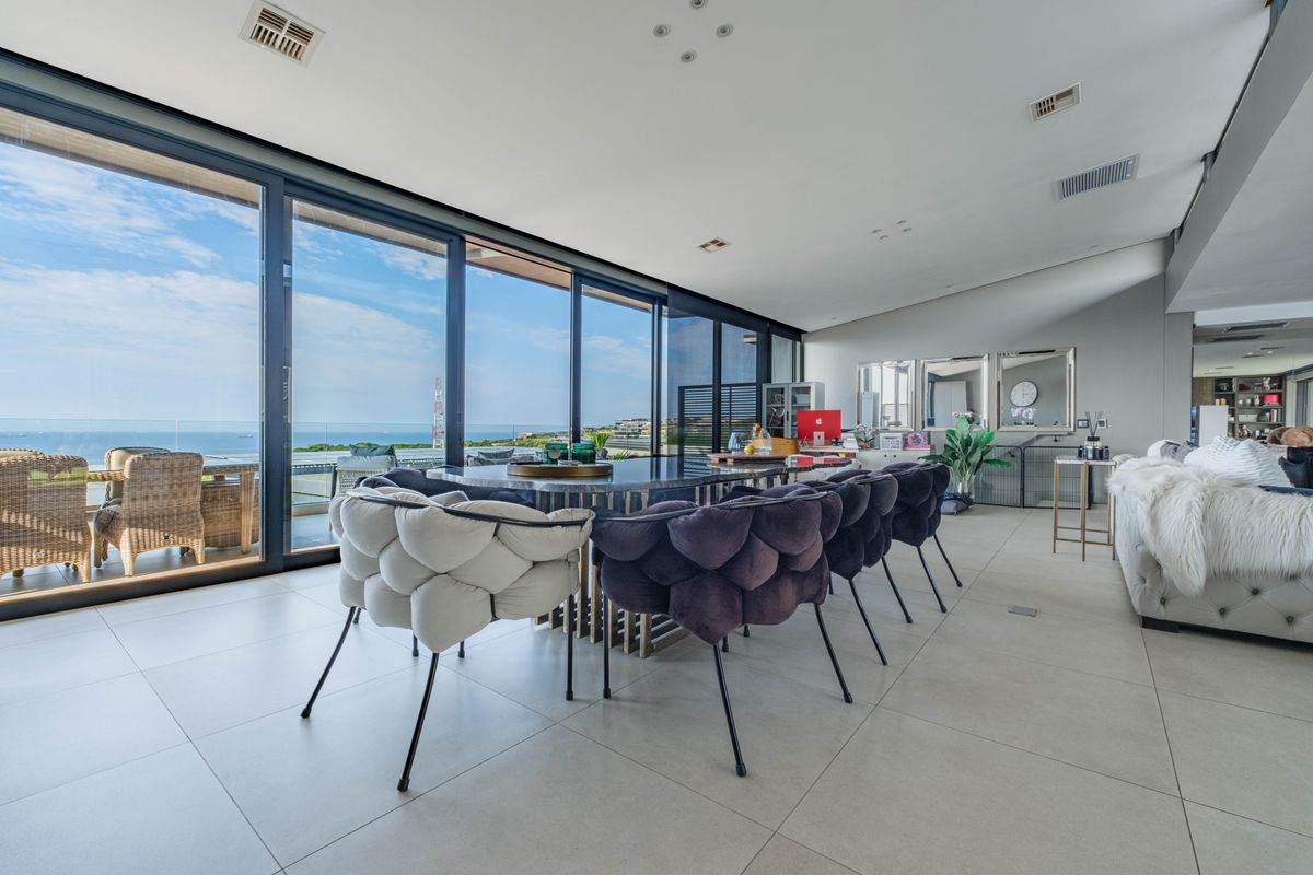 Frontline Coastal Luxury in Prestigious Gold Coast Estate - Photo 5
