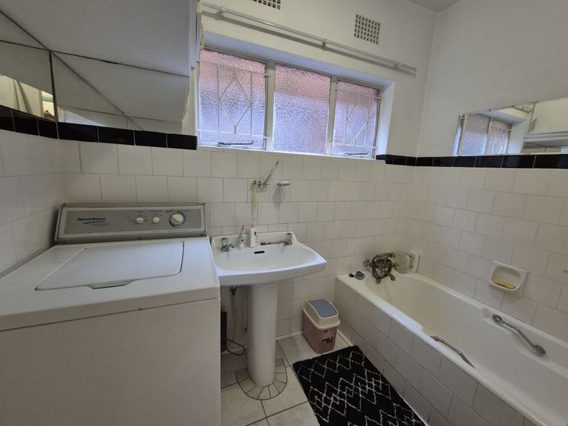 Quiet & Secure 2-Bedroom Flat – Perfect for Professionals / Retired Couple - Photo 10