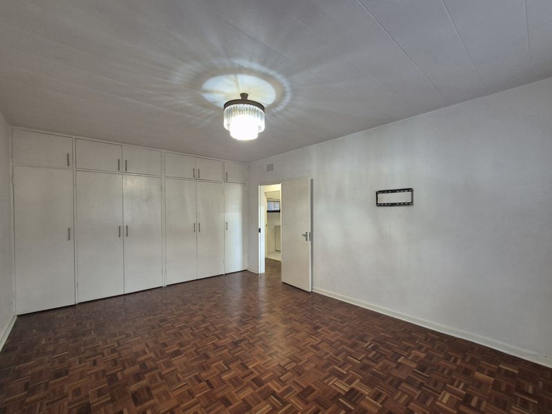 Quiet & Secure 2-Bedroom Flat – Perfect for Professionals / Retired Couple - Photo 9