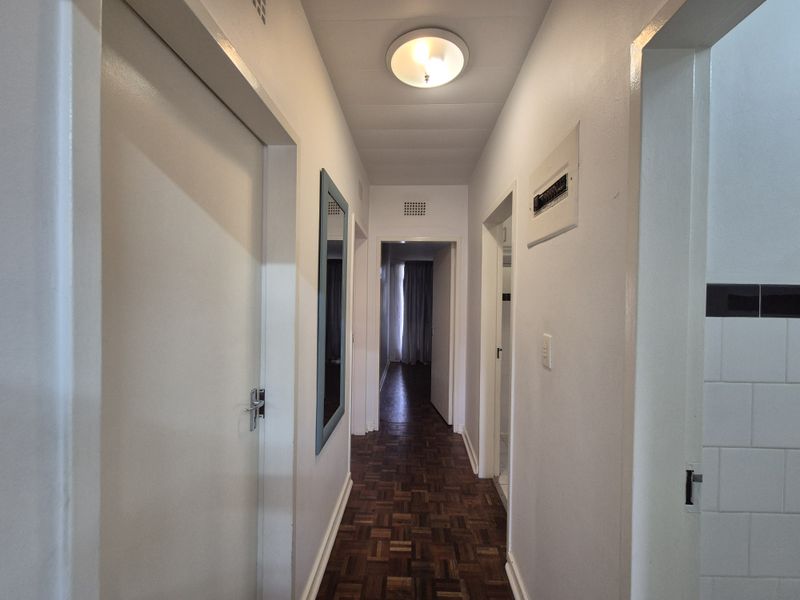 Quiet & Secure 2-Bedroom Flat – Perfect for Professionals / Retired Couple - Photo 7