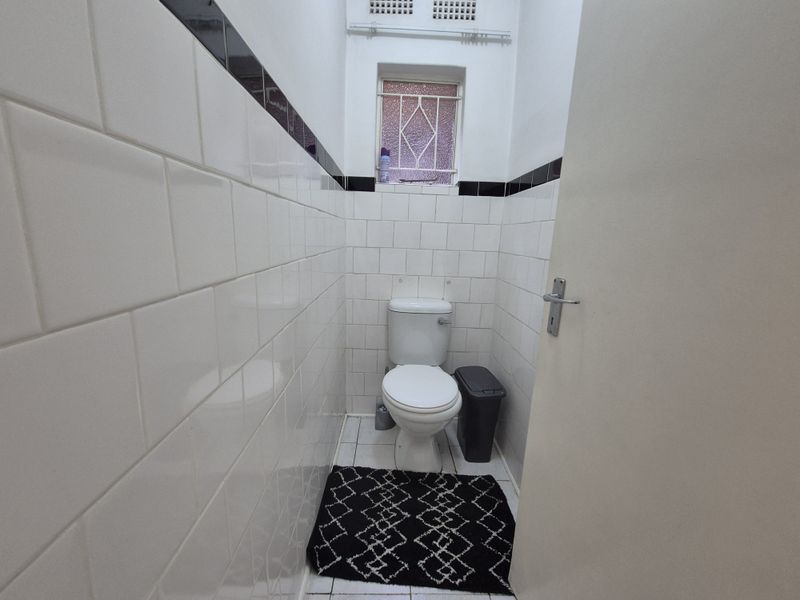 Quiet & Secure 2-Bedroom Flat – Perfect for Professionals / Retired Couple - Photo 6