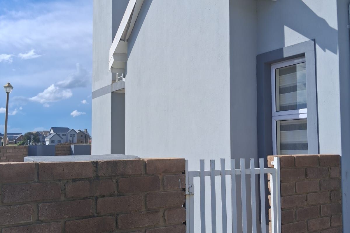 MODERN FAMILY HOME FOR SALE IN RIVERSPRAY LIFESTYLE ESTATE. - Photo 3