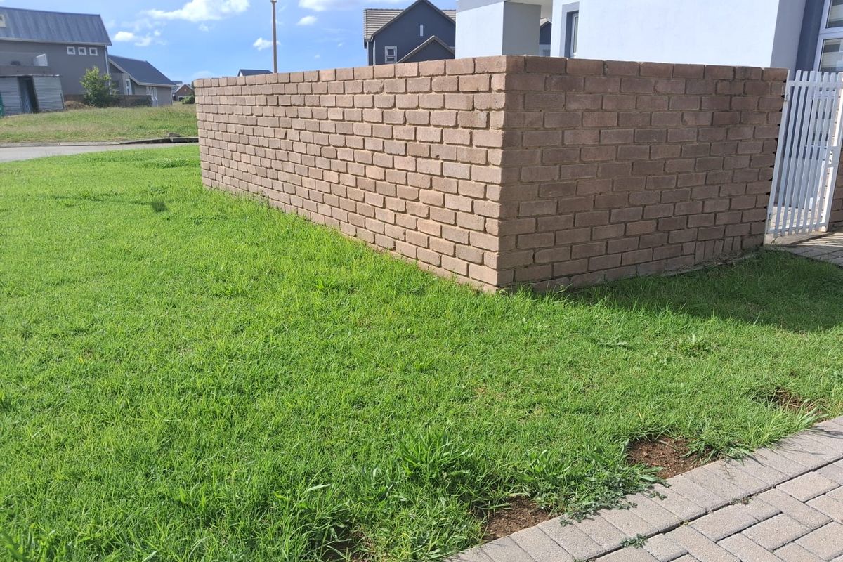 MODERN FAMILY HOME FOR SALE IN RIVERSPRAY LIFESTYLE ESTATE. - Photo 4