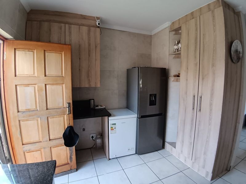 Modern Living Meets Secure Comfort – Your Perfect Sunair Park Home Awaits - Photo 10