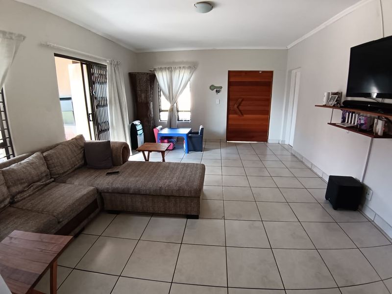 Modern Living Meets Secure Comfort – Your Perfect Sunair Park Home Awaits - Photo 6